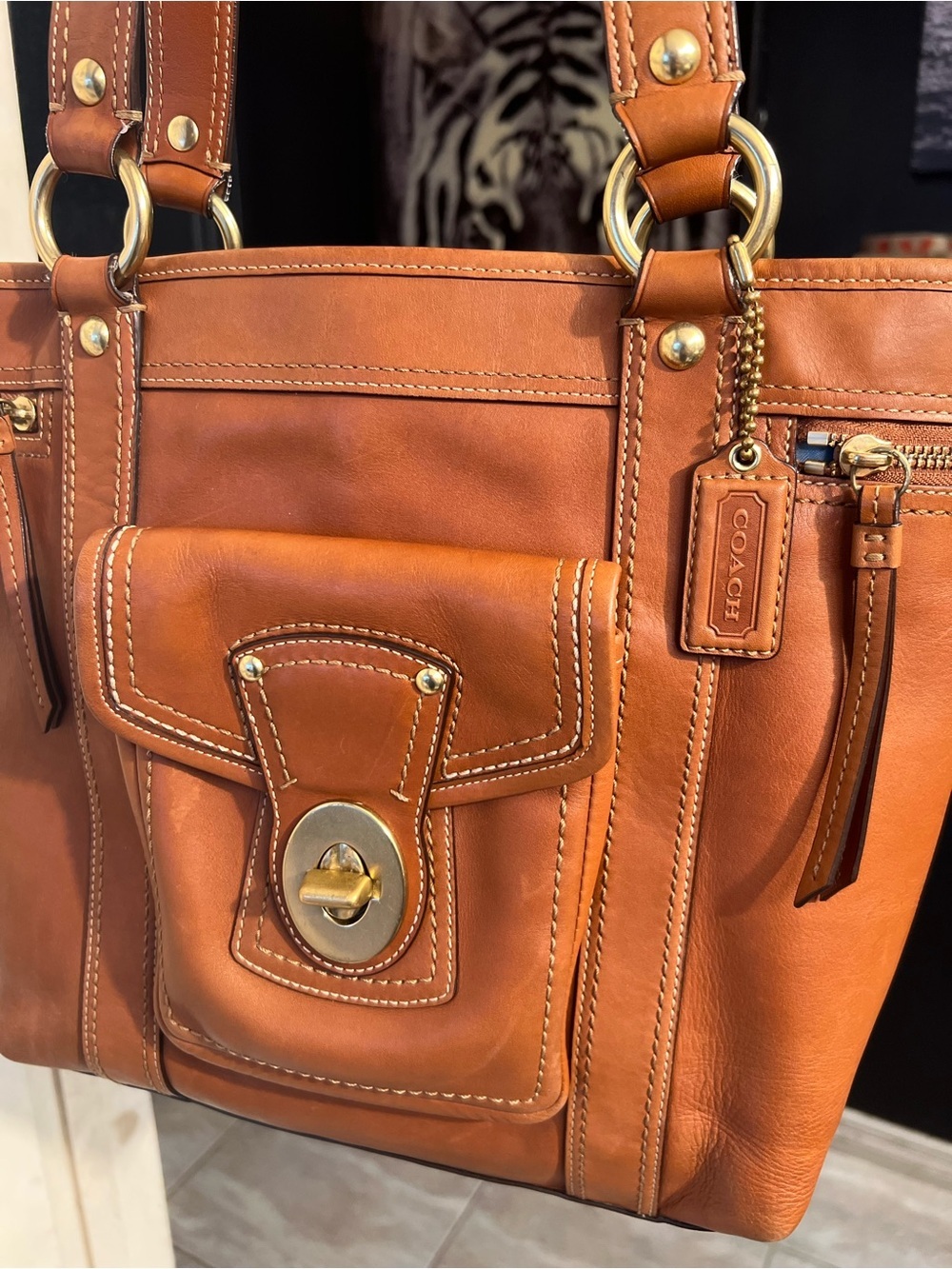 Coach Legacy Gigi Tote Shoulder Bag Whiskey leather brass turnlock pocket F12888 - Picture 4 of 17